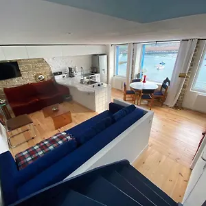 Vue Imprenable Sur Le Port Ploudalmézeau